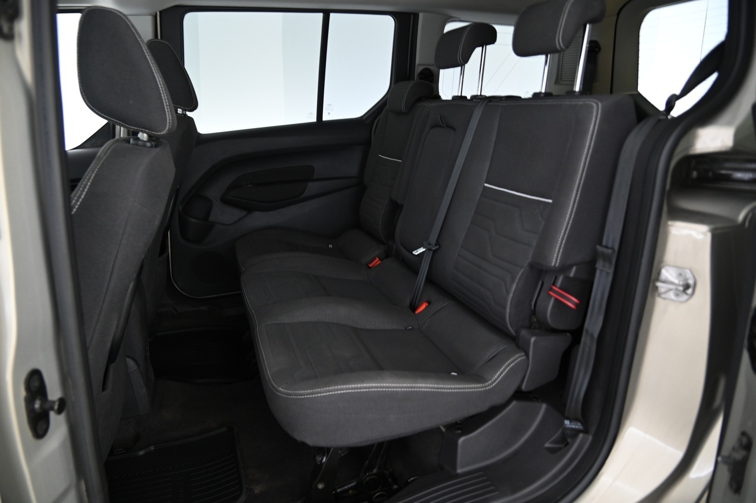 Ford Grand Tourneo Connect vaihtoauto