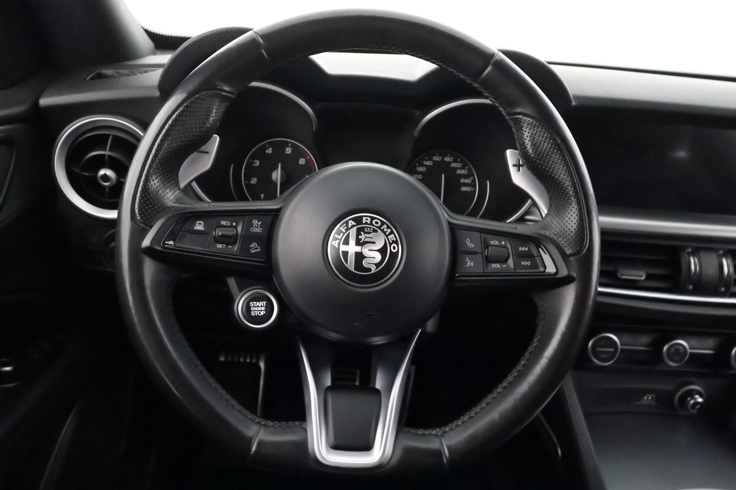 Alfa Romeo Stelvio vaihtoauto