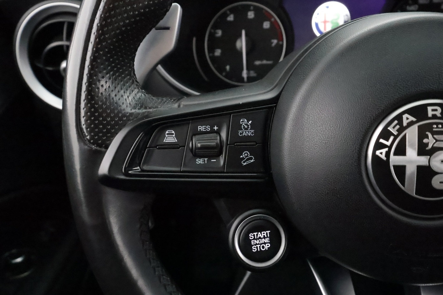 Alfa Romeo Stelvio vaihtoauto