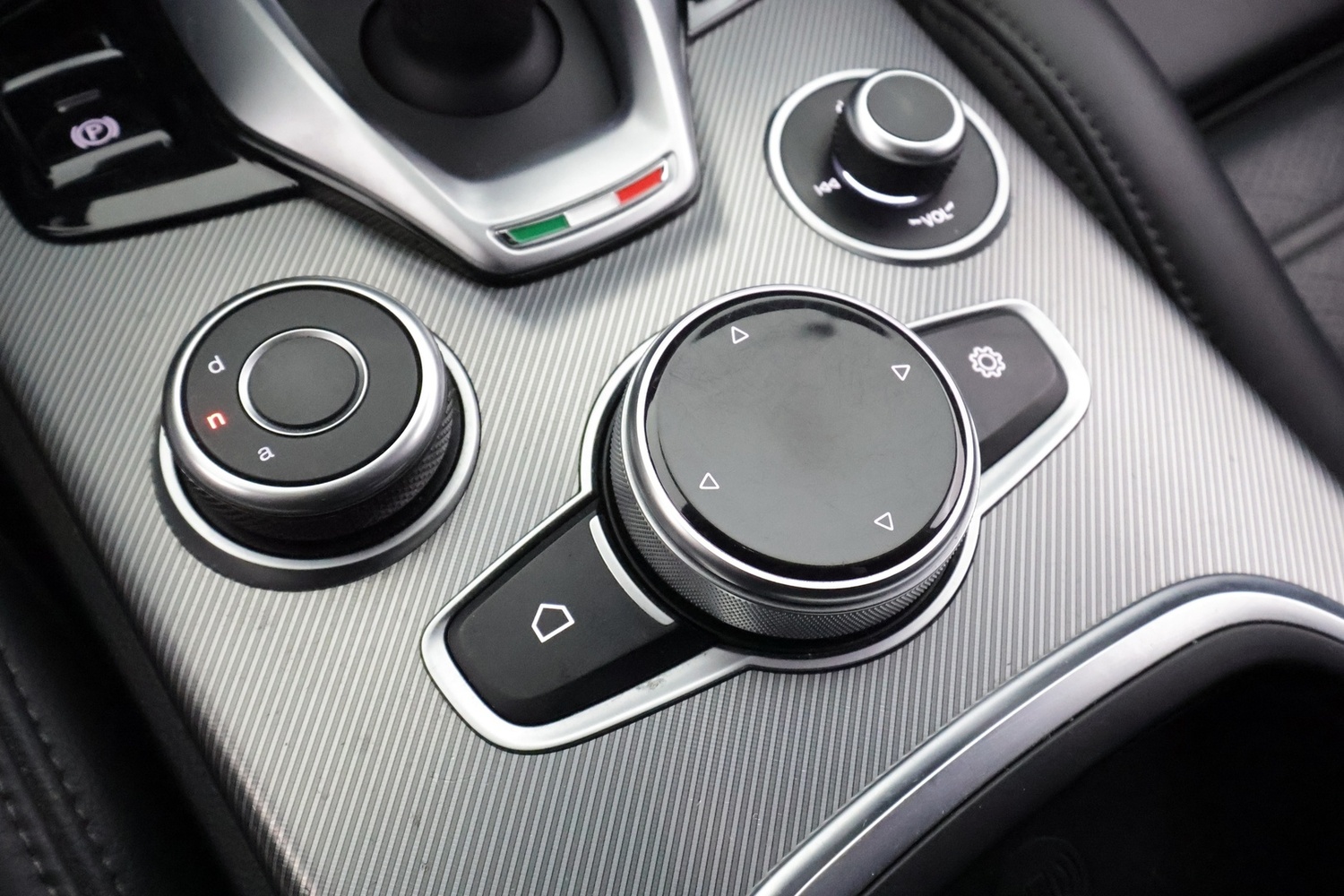 Alfa Romeo Stelvio vaihtoauto