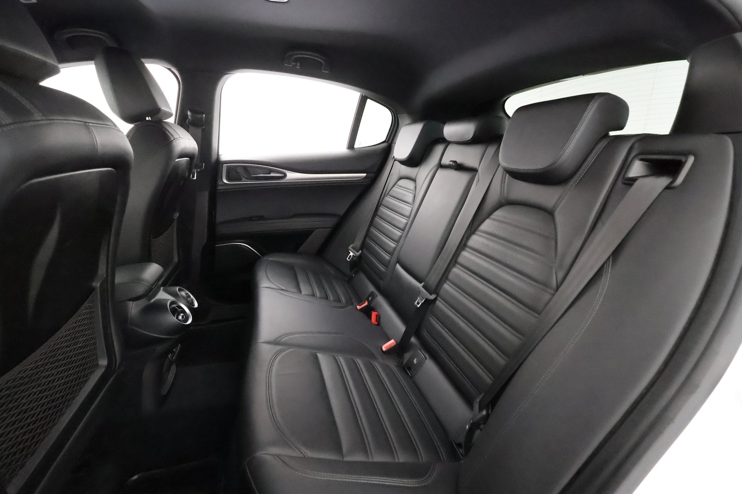 Alfa Romeo Stelvio vaihtoauto