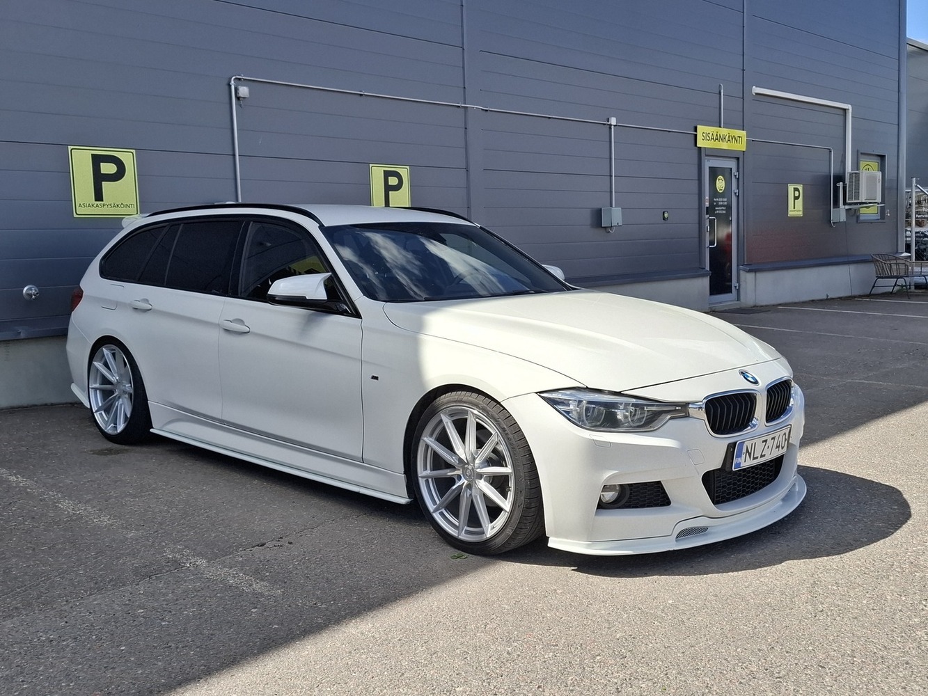 BMW 320 vaihtoauto