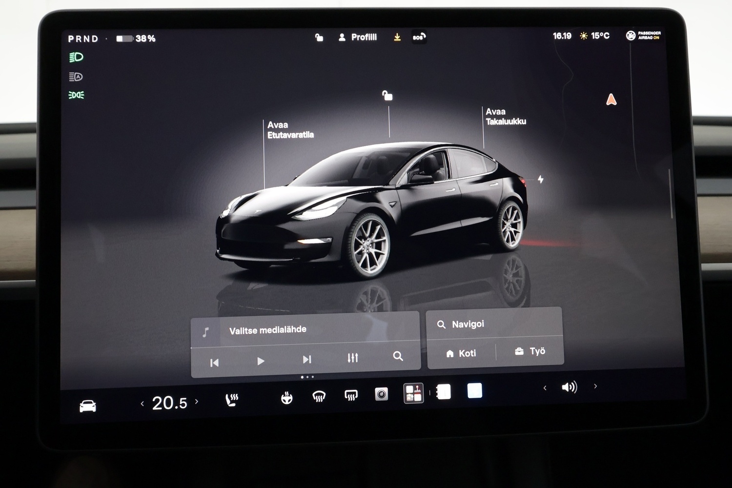 Tesla Model 3 vaihtoauto