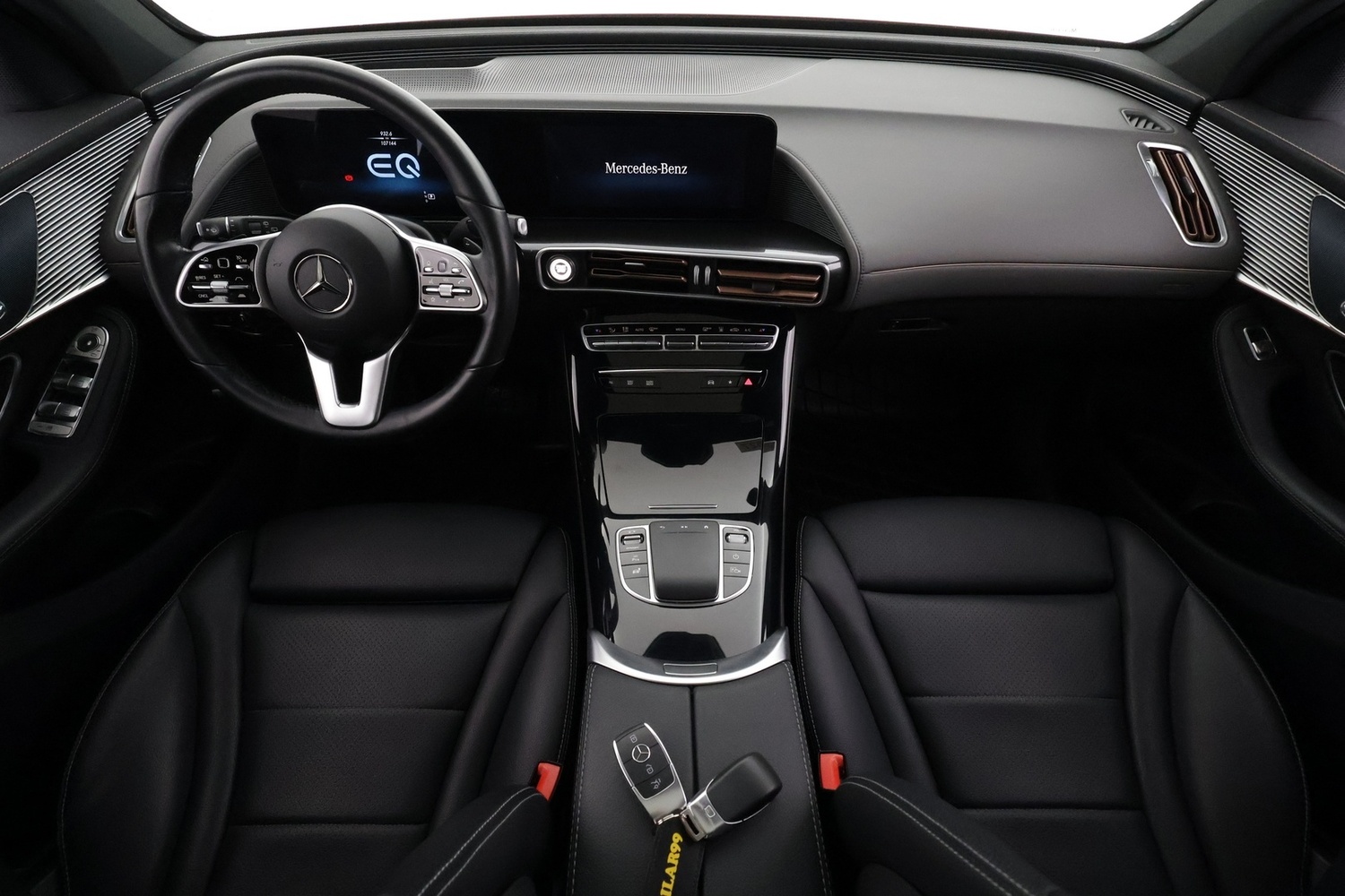 Mercedes-Benz EQC vaihtoauto