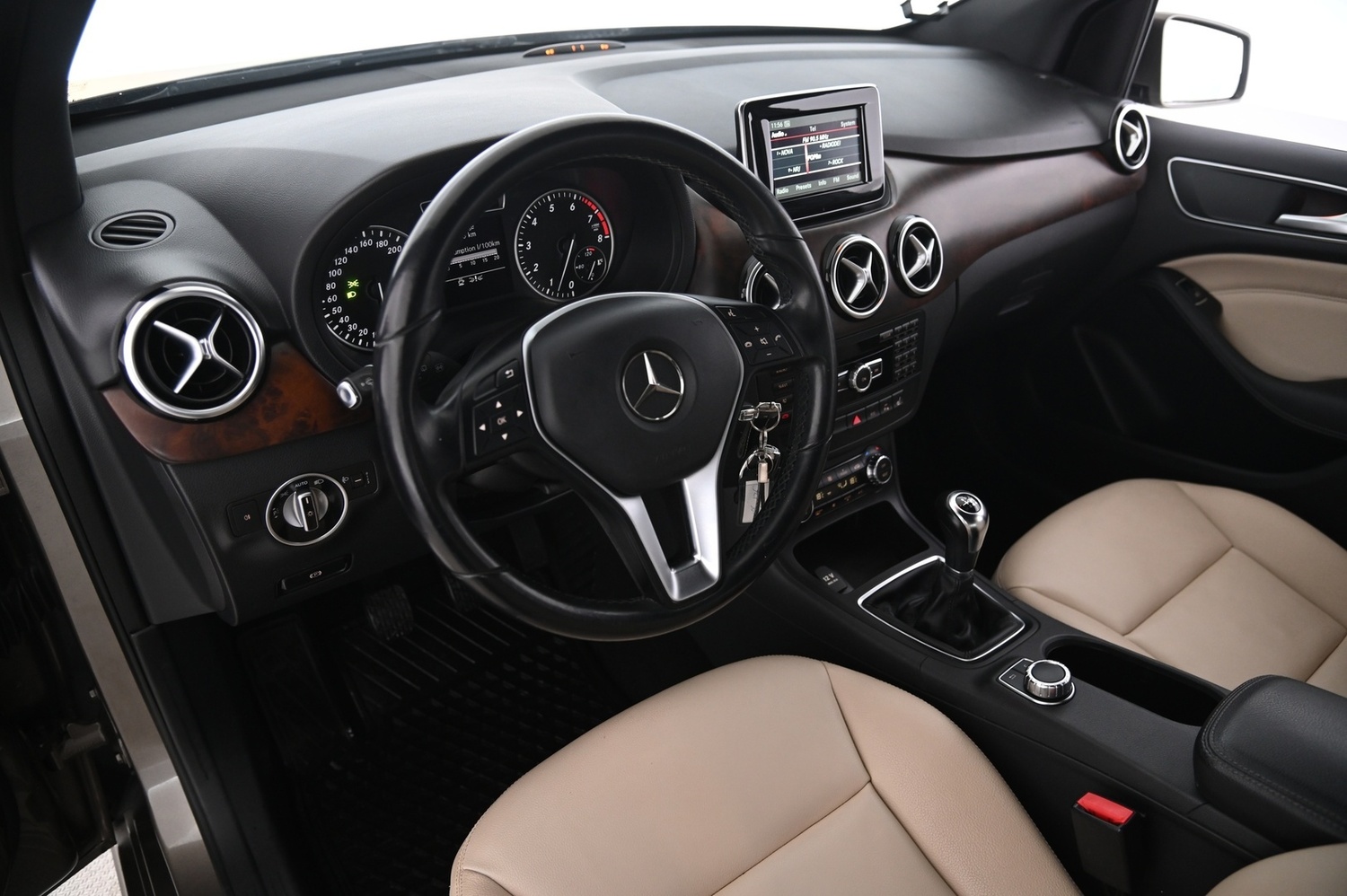 Mercedes-Benz B vaihtoauto