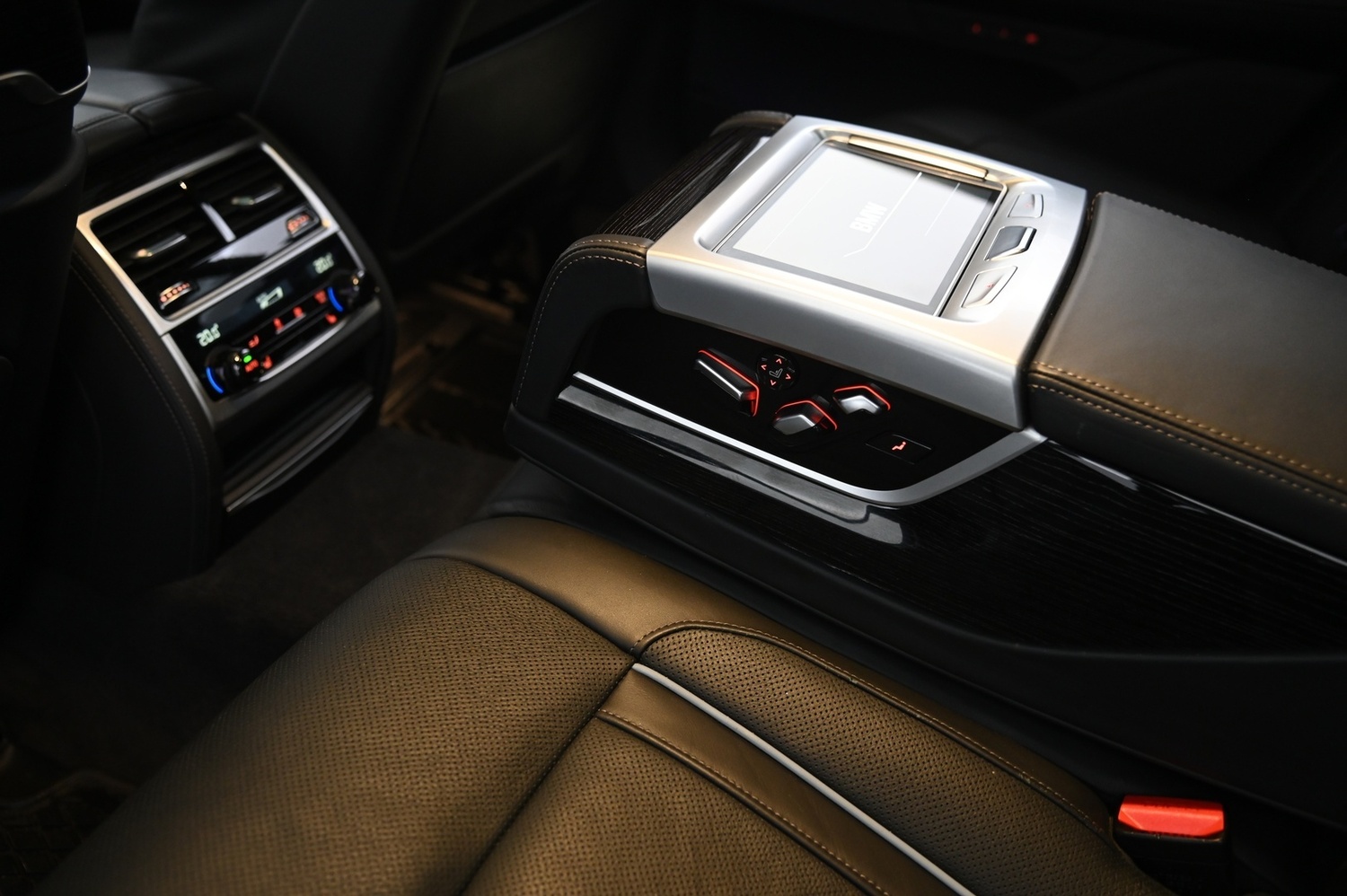 BMW 745 vaihtoauto