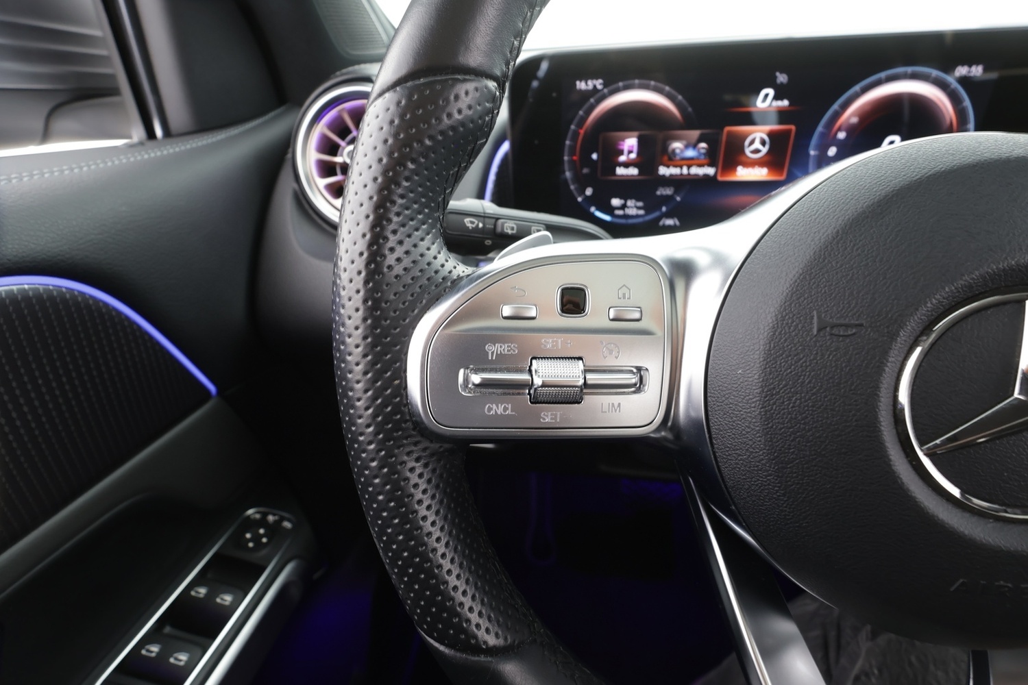 Mercedes-Benz EQB vaihtoauto