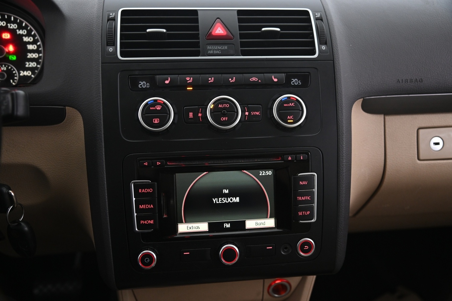 Volkswagen Touran vaihtoauto