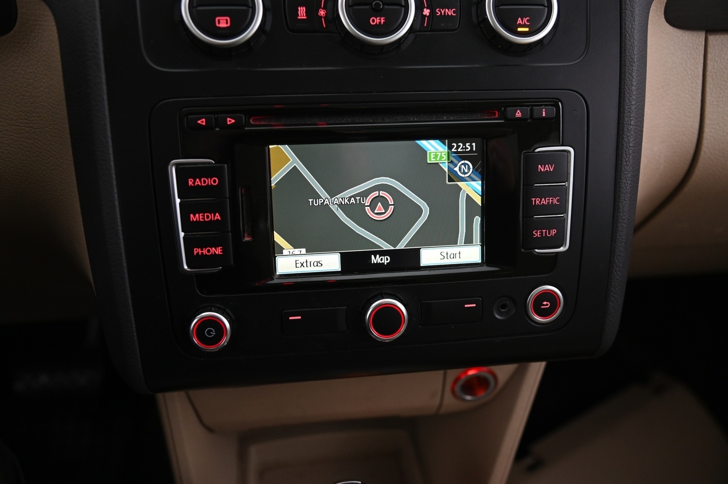 Volkswagen Touran vaihtoauto