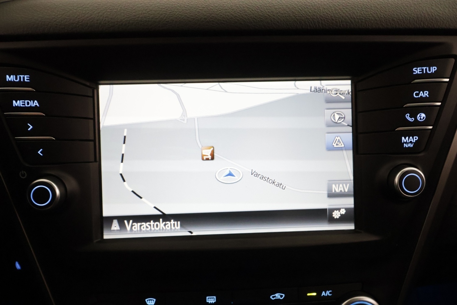 Toyota Avensis vaihtoauto