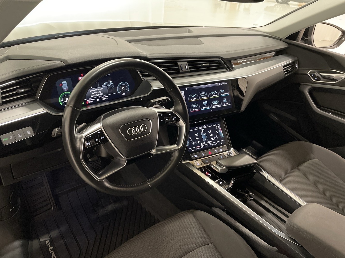 Audi e-tron vaihtoauto