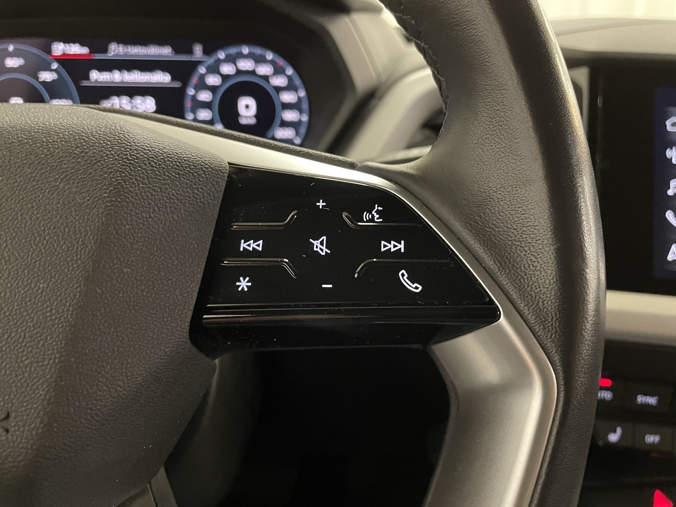 Audi Q4 e-tron vaihtoauto