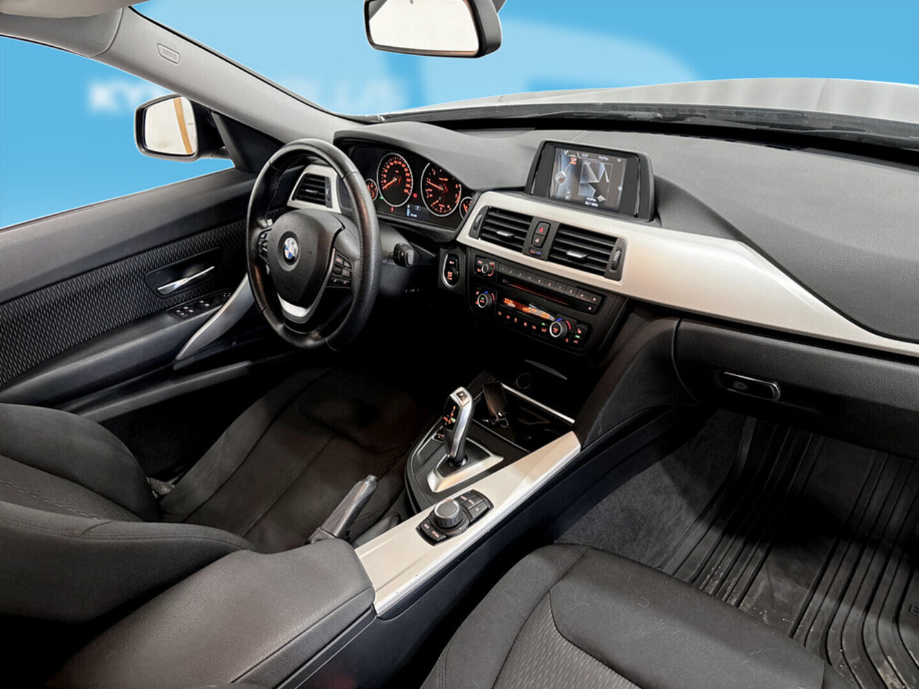 BMW 320 vaihtoauto