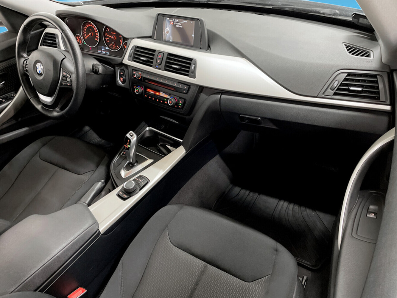 BMW 320 vaihtoauto