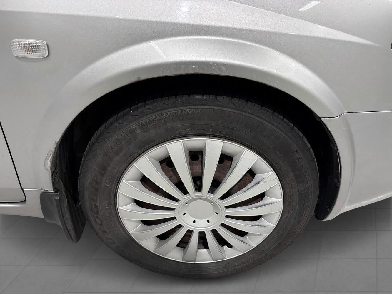 Nissan Primera vaihtoauto