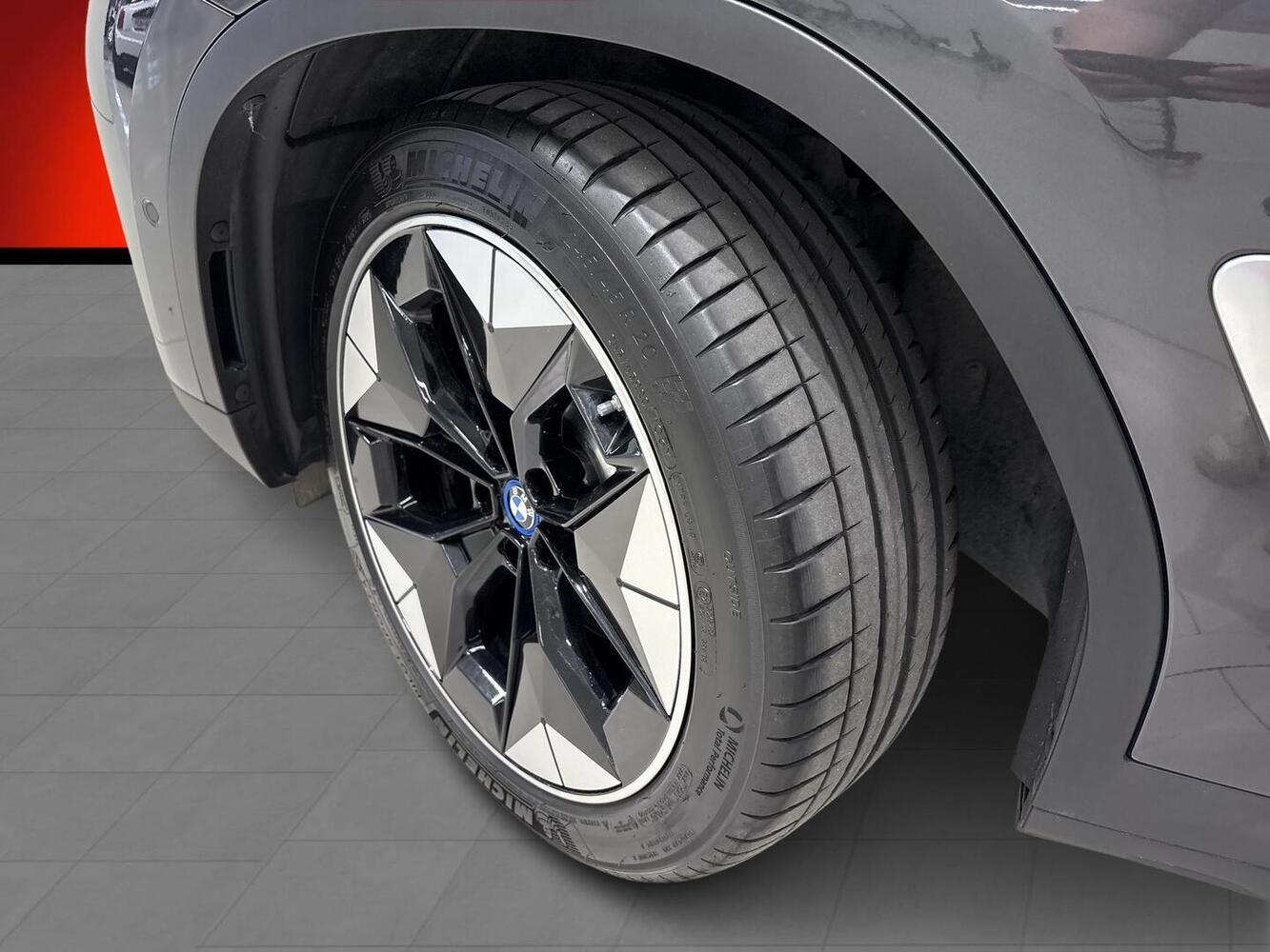 BMW iX3 vaihtoauto