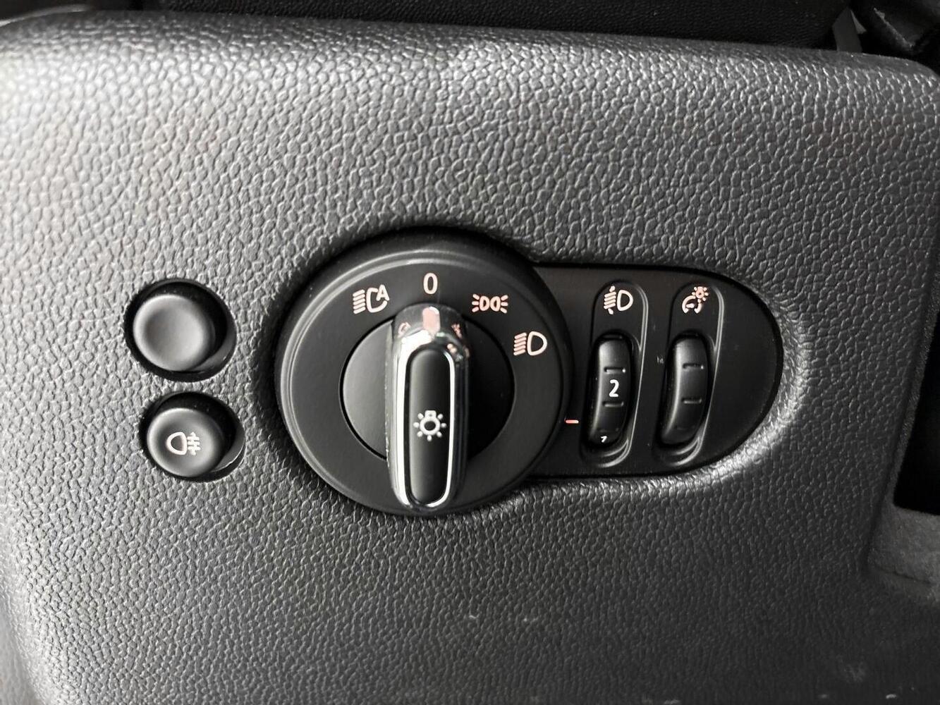 Mini Hatchback vaihtoauto