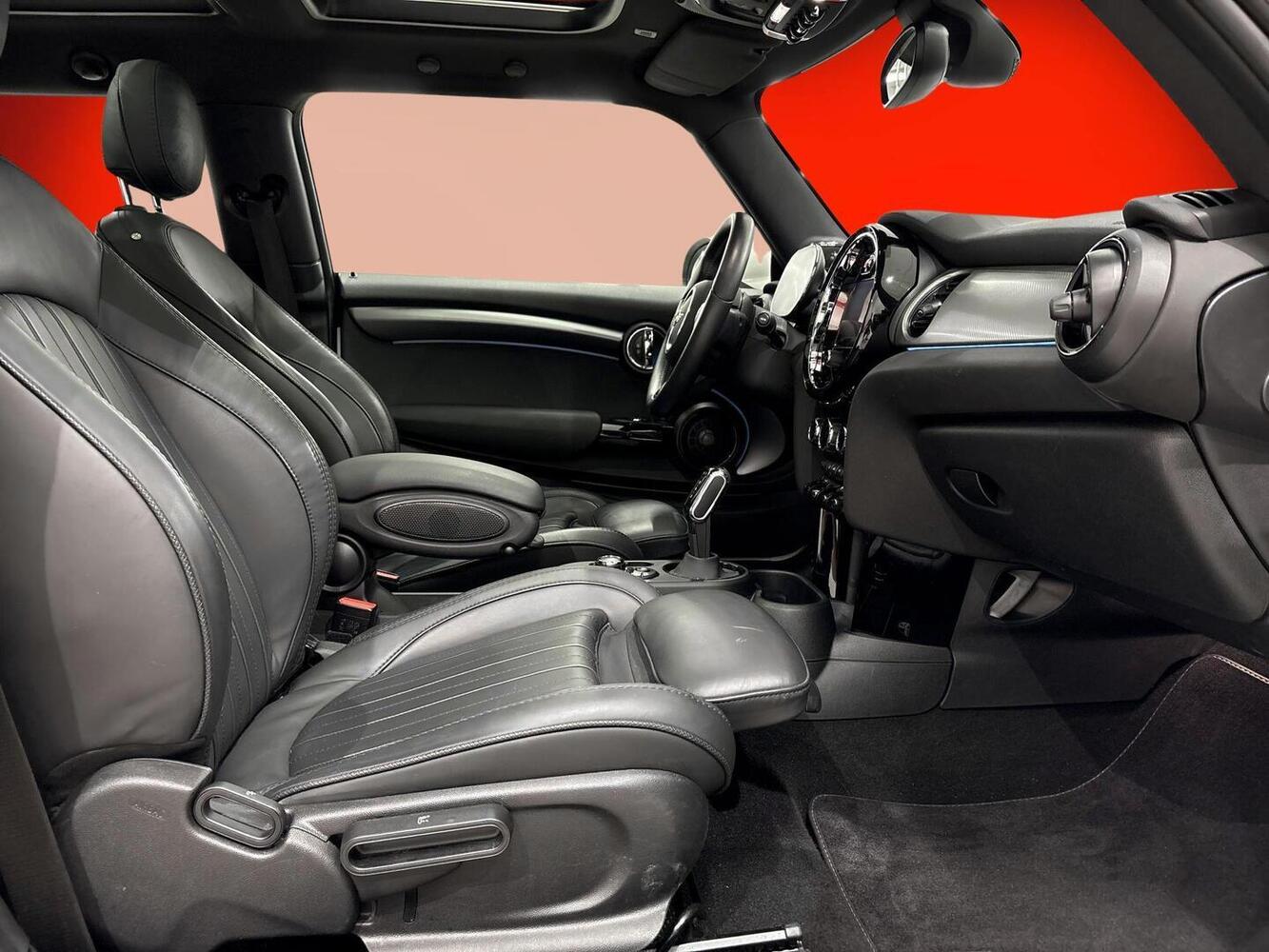Mini Hatchback vaihtoauto
