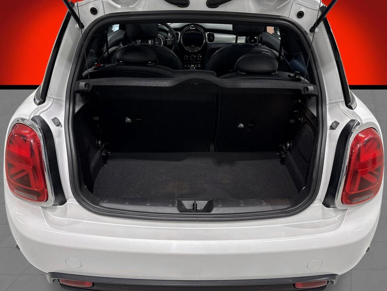 Mini Hatchback vaihtoauto