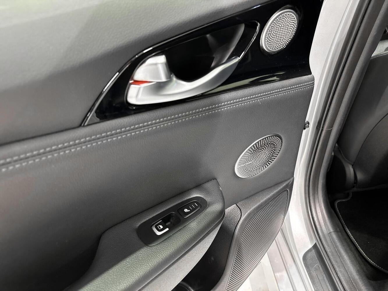 Kia Stinger vaihtoauto