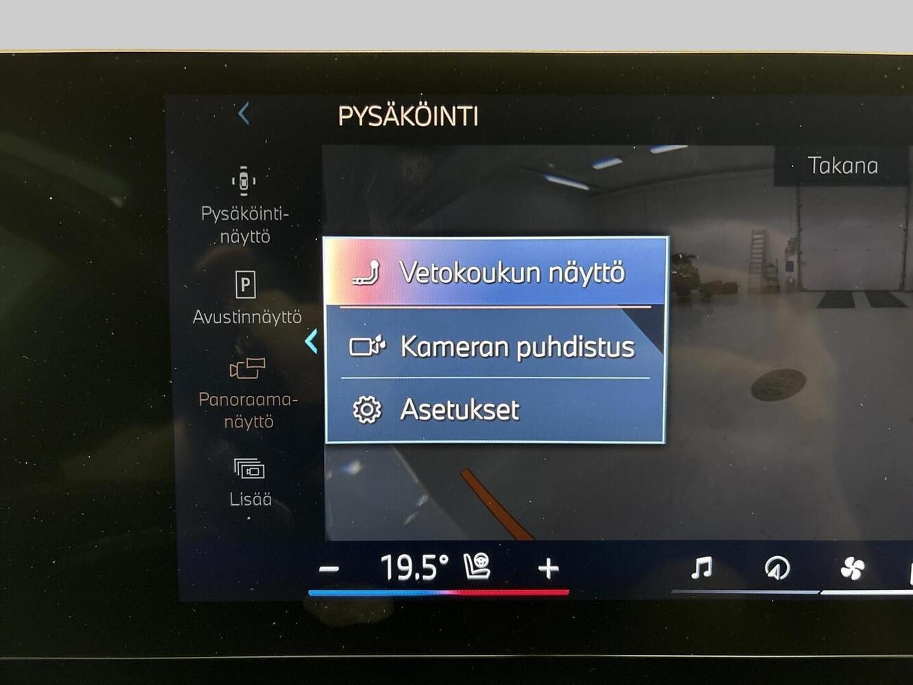 BMW i5 vaihtoauto