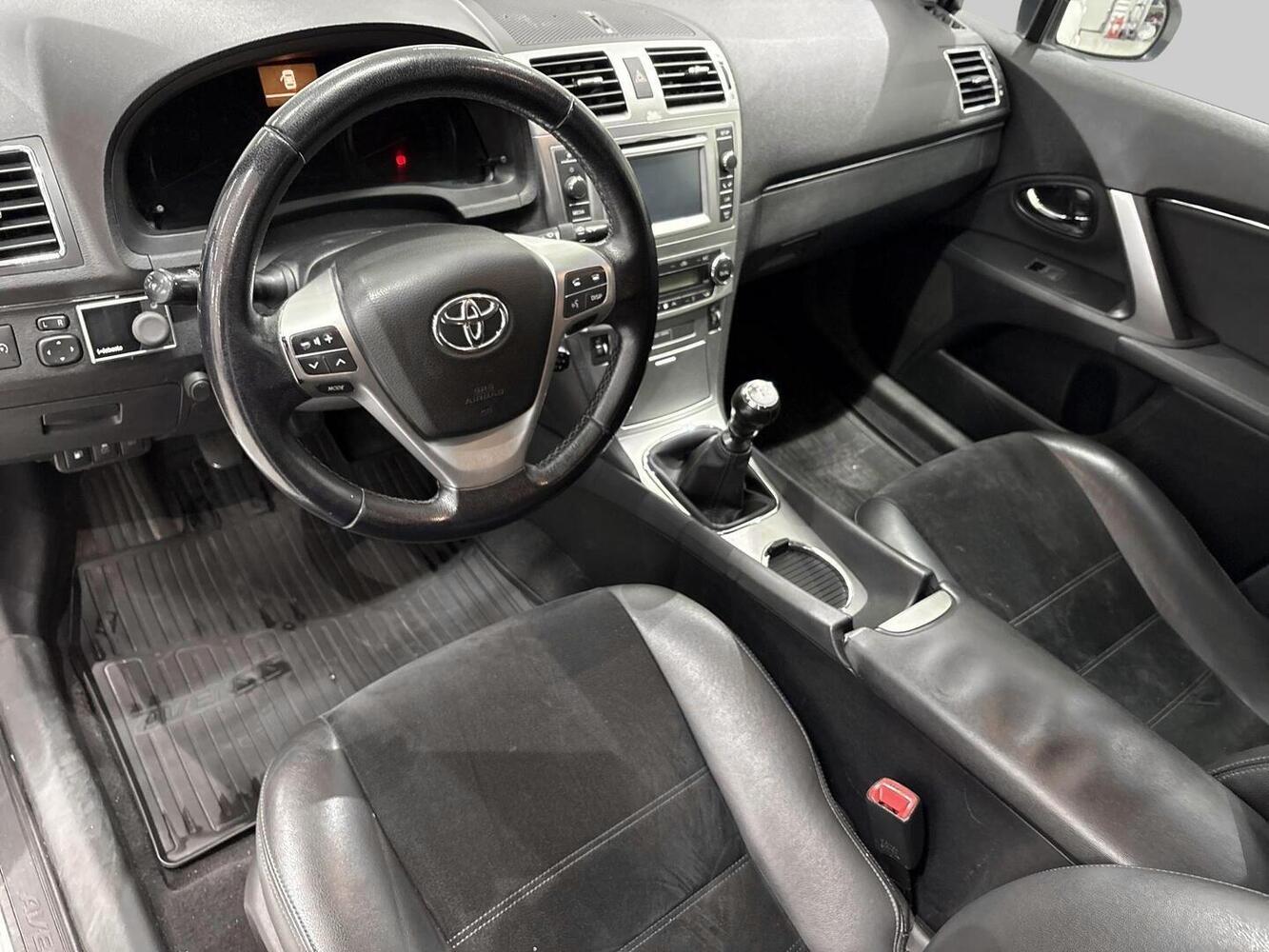 Toyota Avensis vaihtoauto