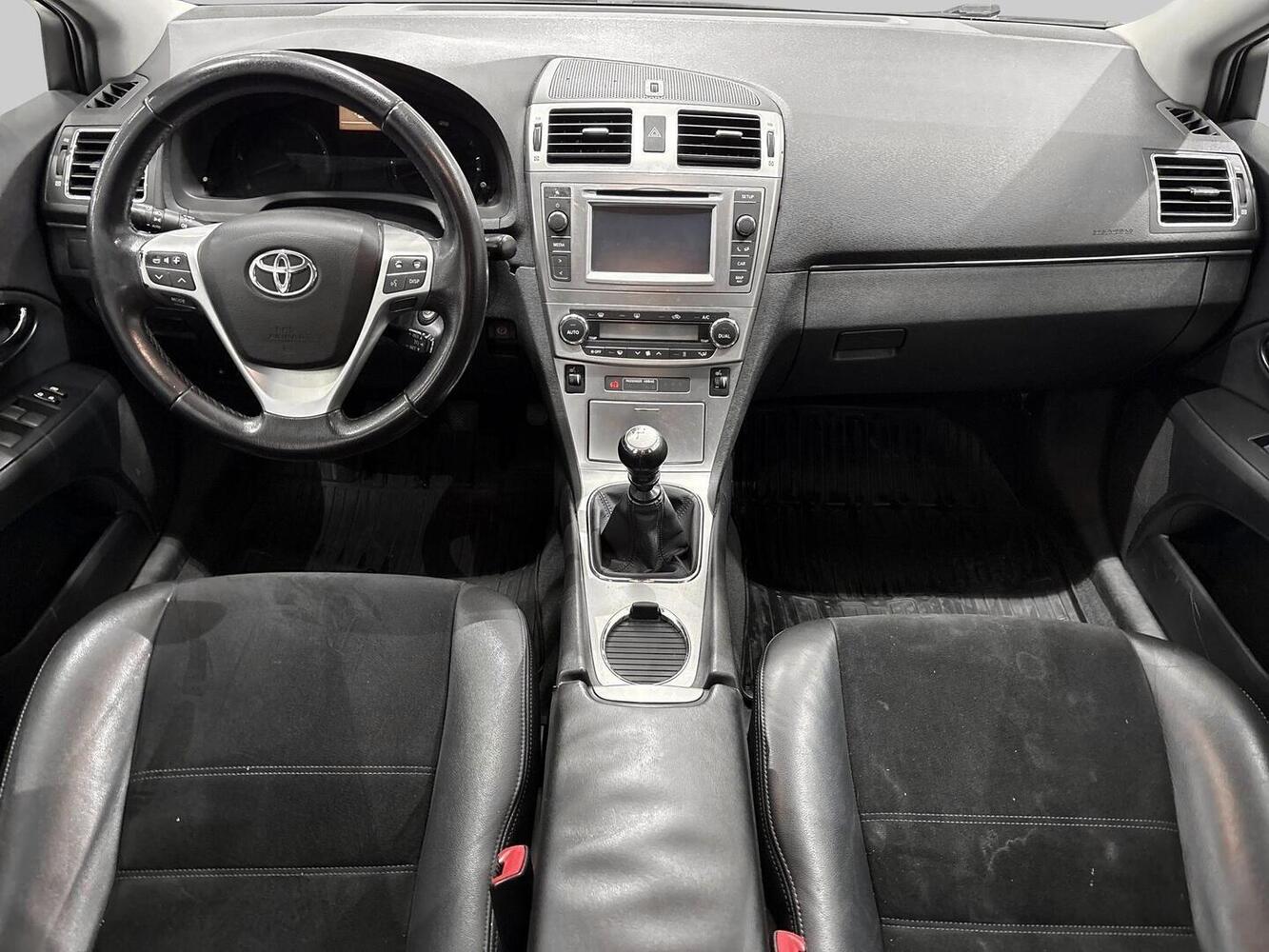 Toyota Avensis vaihtoauto