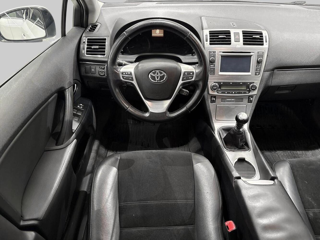 Toyota Avensis vaihtoauto