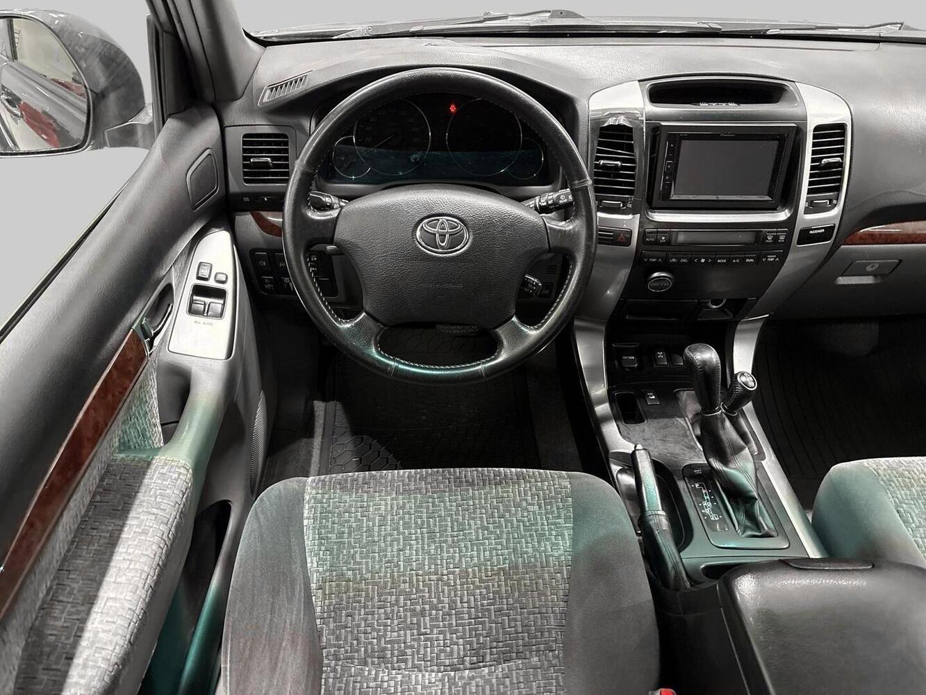Toyota Land Cruiser vaihtoauto