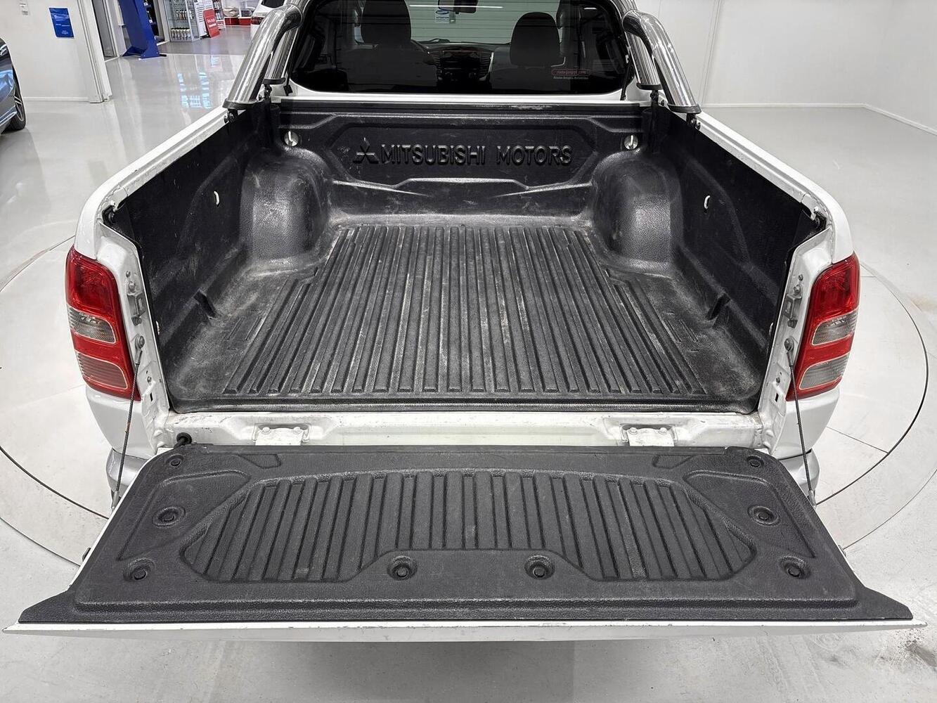 Mitsubishi L200 vaihtoauto