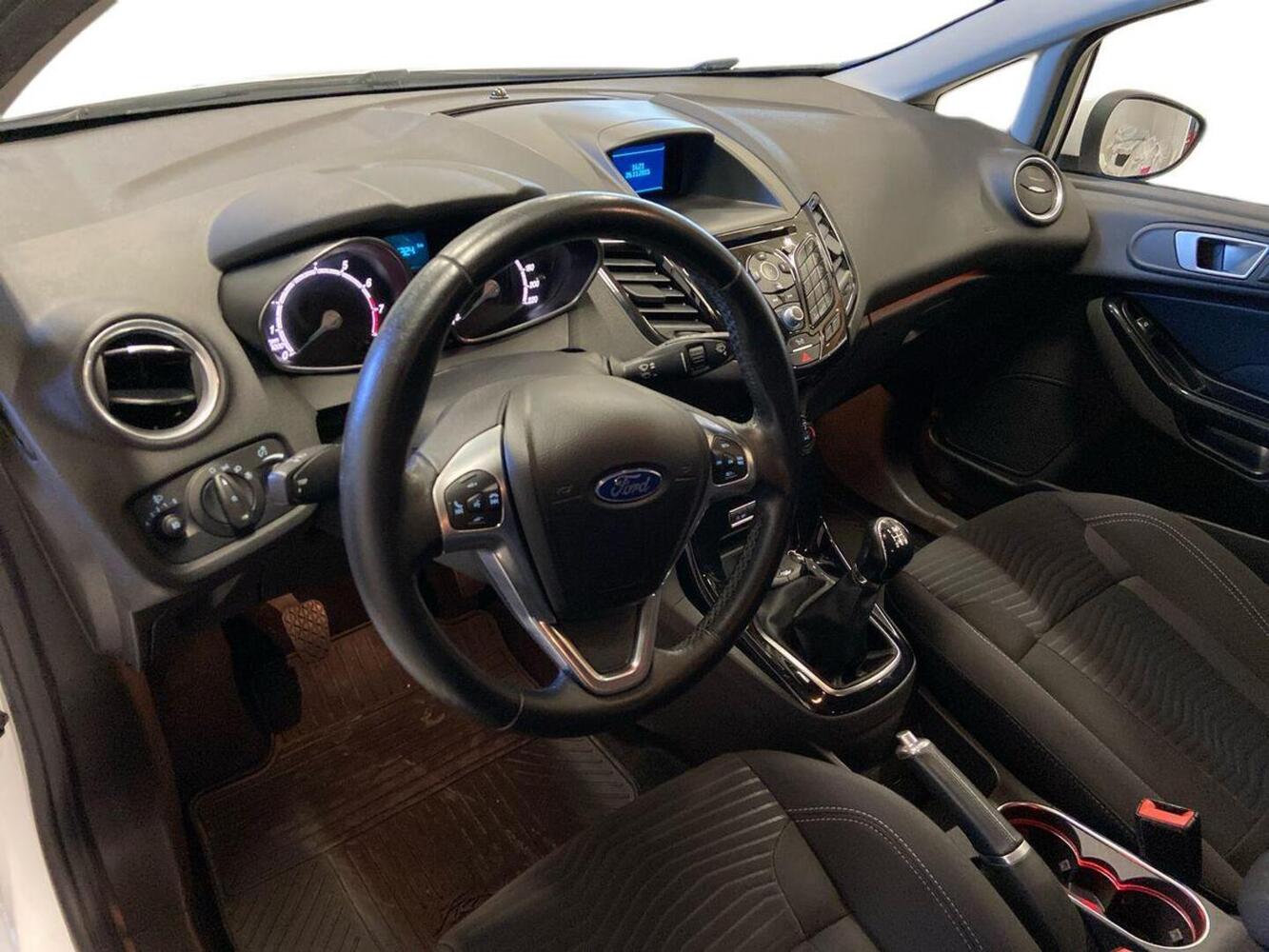 Ford Fiesta vaihtoauto