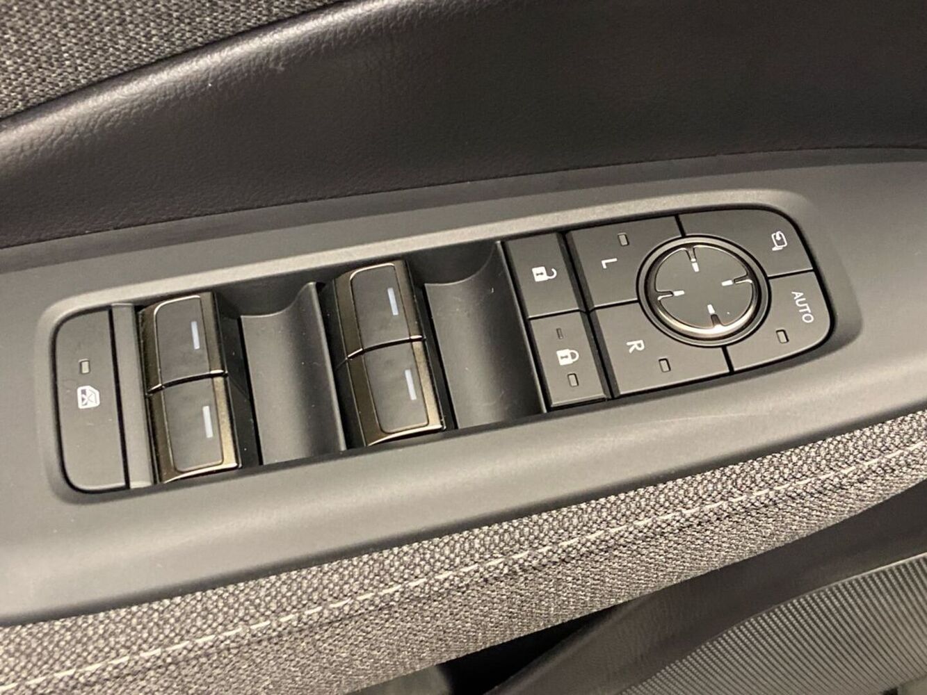 Lexus LBX vaihtoauto