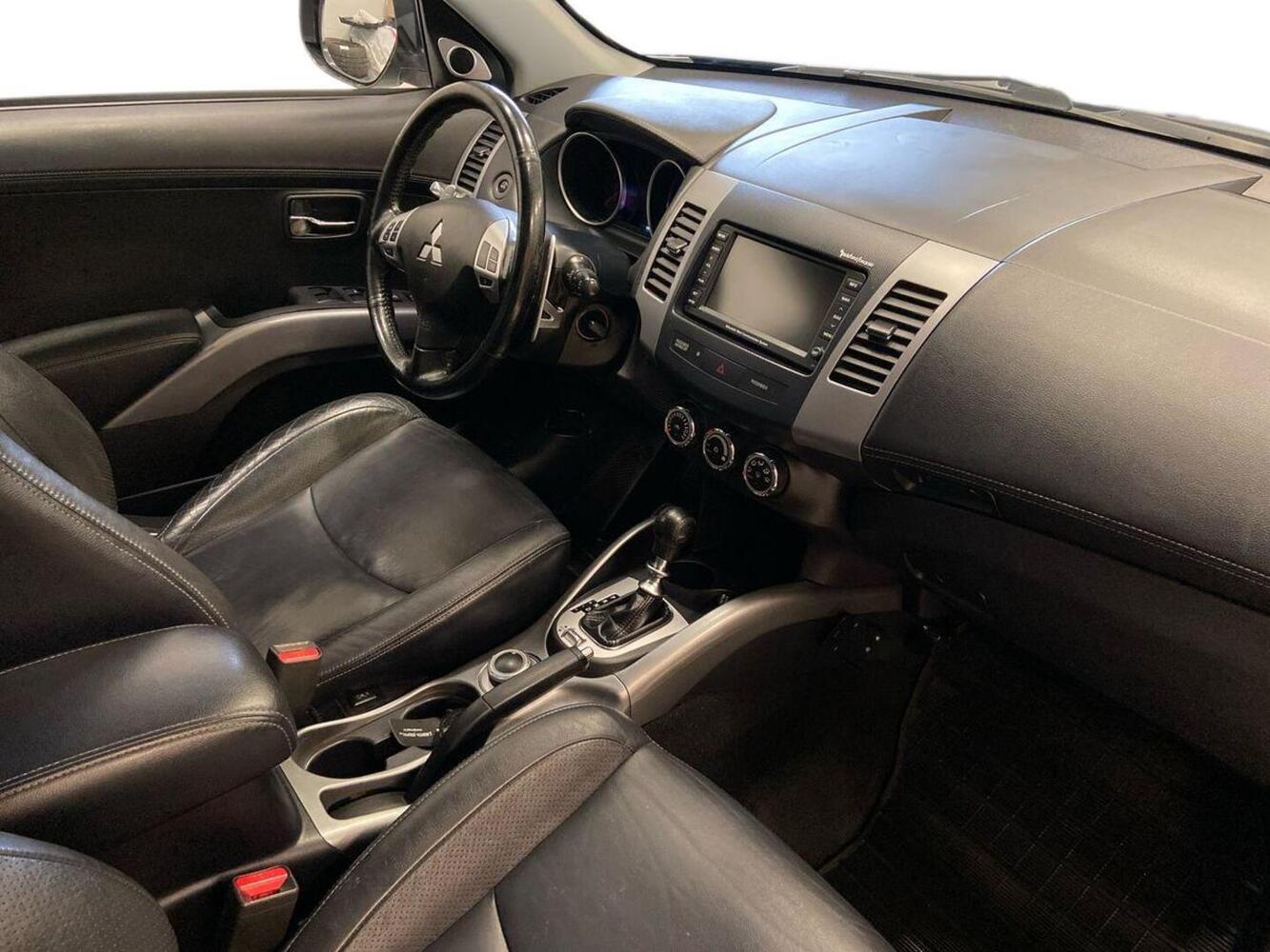 Mitsubishi Outlander vaihtoauto