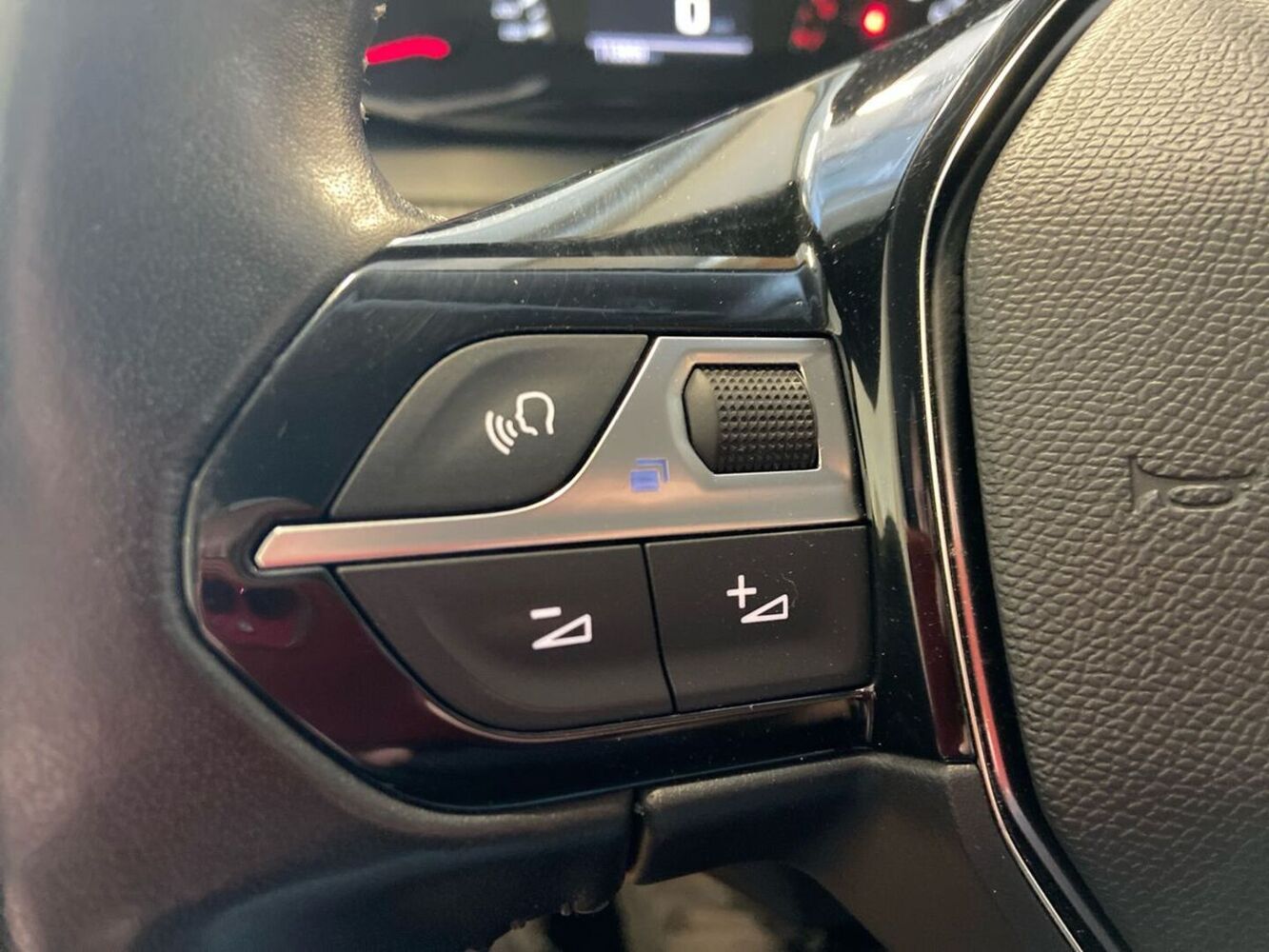 Peugeot 208 vaihtoauto