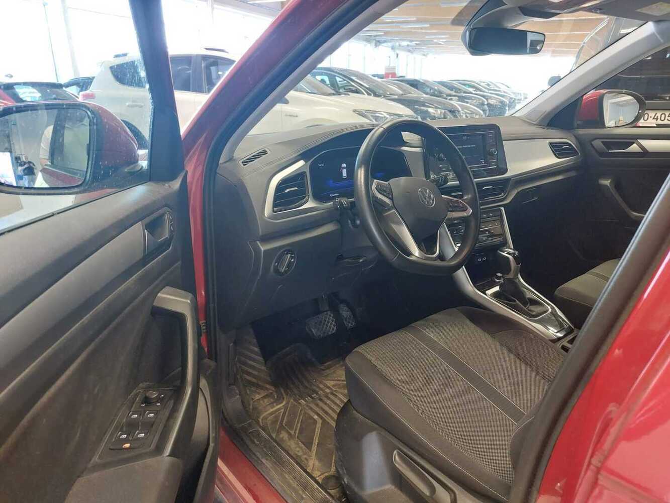Volkswagen T-Roc vaihtoauto