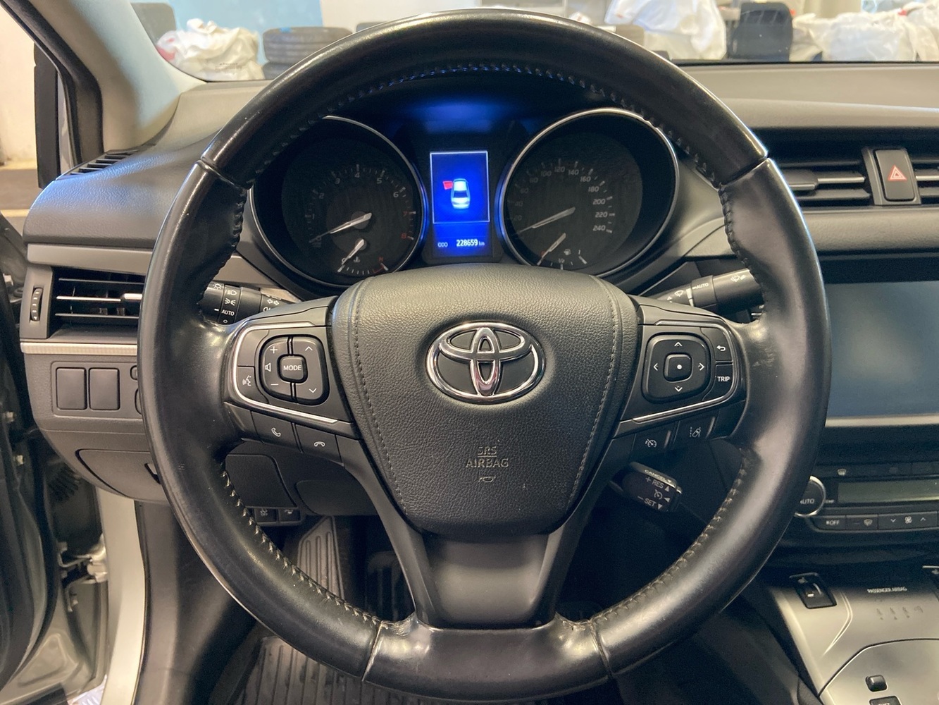 Toyota Avensis vaihtoauto