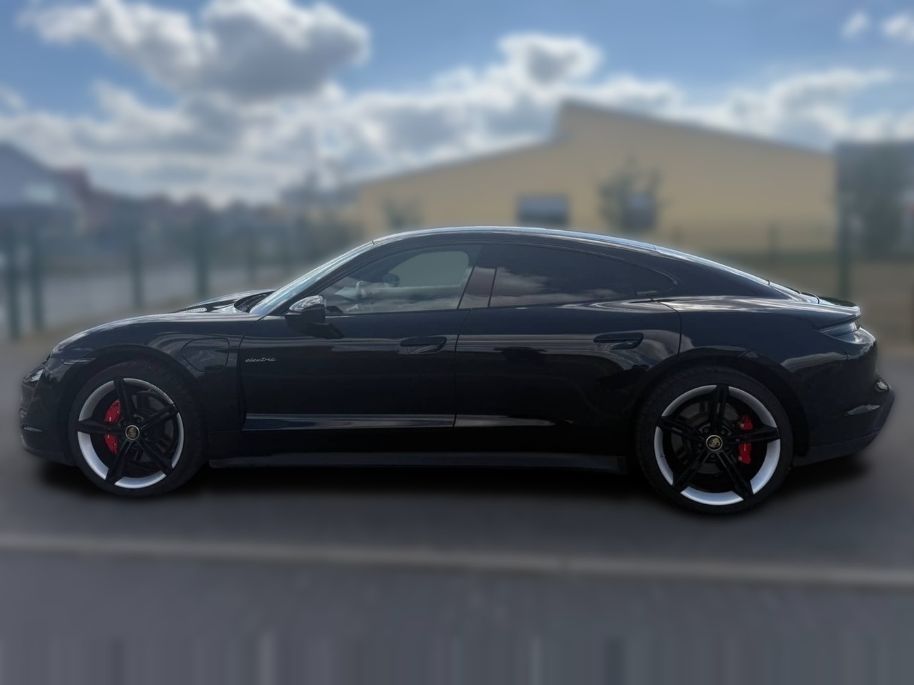 Porsche Taycan vaihtoauto