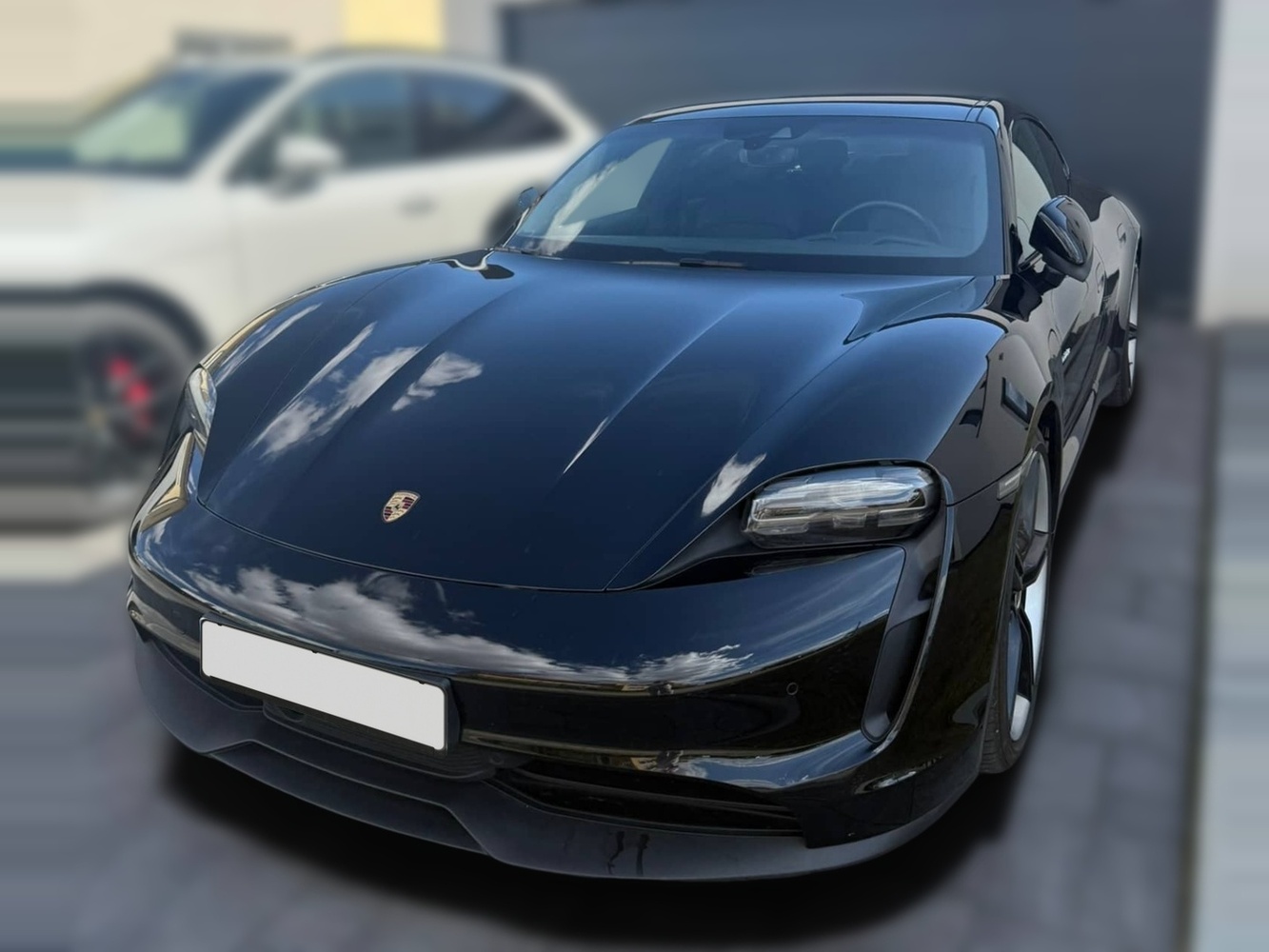 Porsche Taycan vaihtoauto