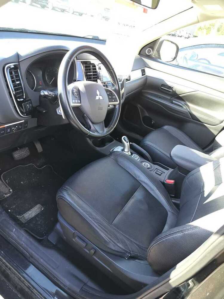 Mitsubishi Outlander PHEV vaihtoauto