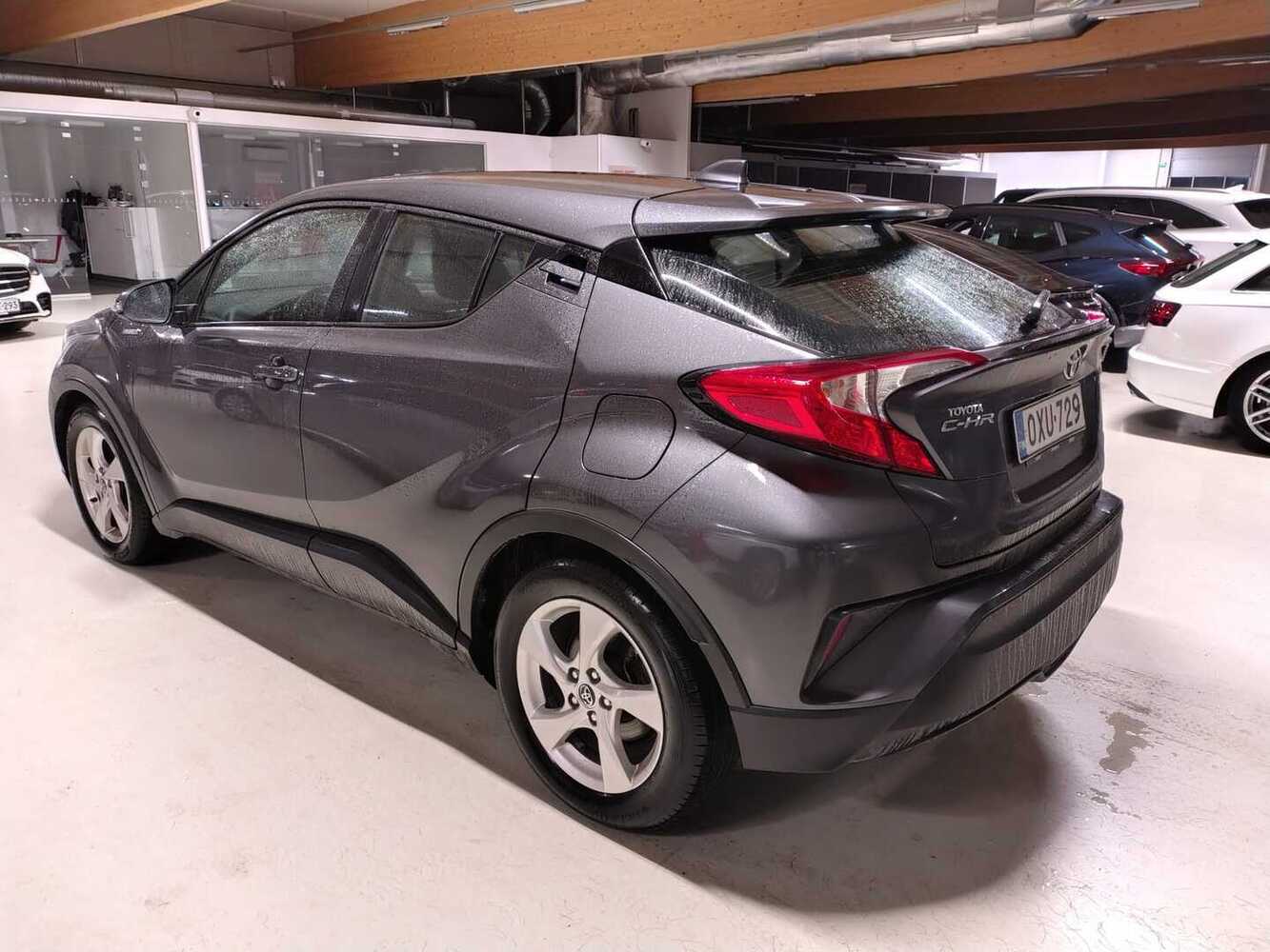 Toyota C-HR vaihtoauto