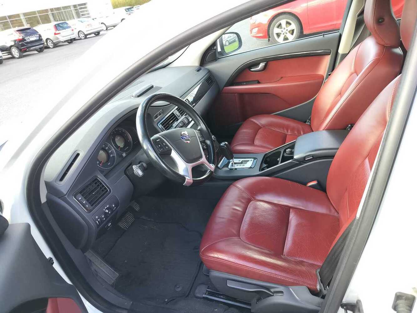 Volvo V70 vaihtoauto