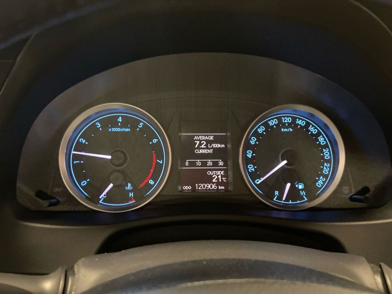 Toyota Auris vaihtoauto