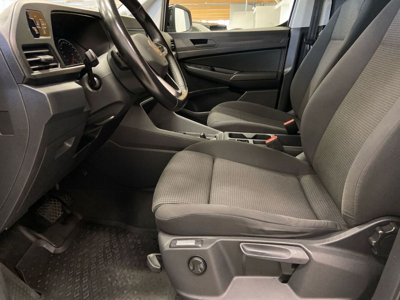 Volkswagen Caddy Maxi vaihtoauto