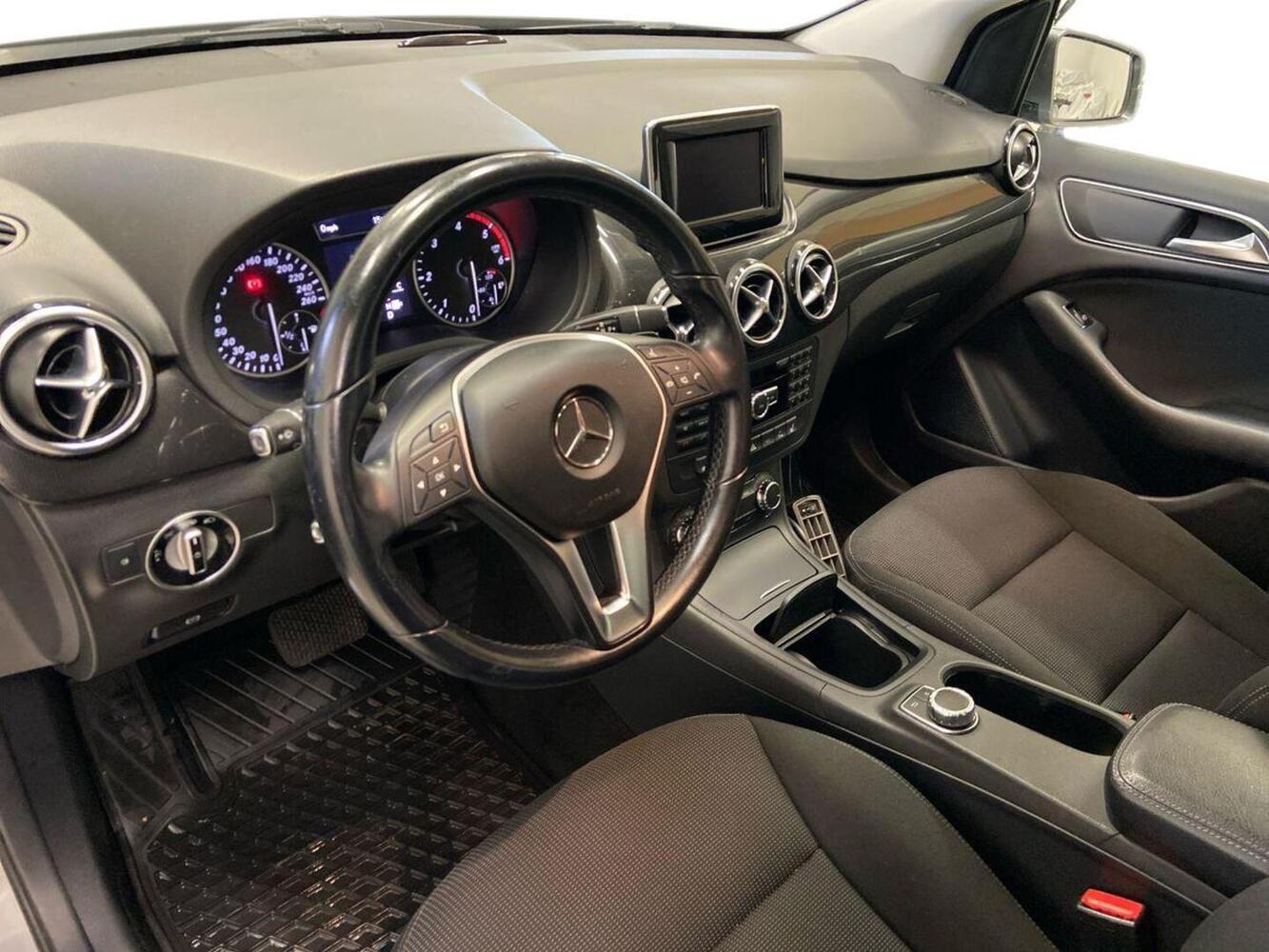 Mercedes-Benz B vaihtoauto