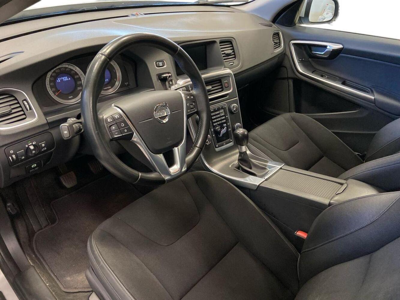 Volvo V60 vaihtoauto