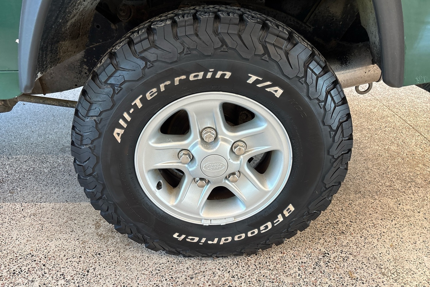 Land Rover Defender vaihtoauto