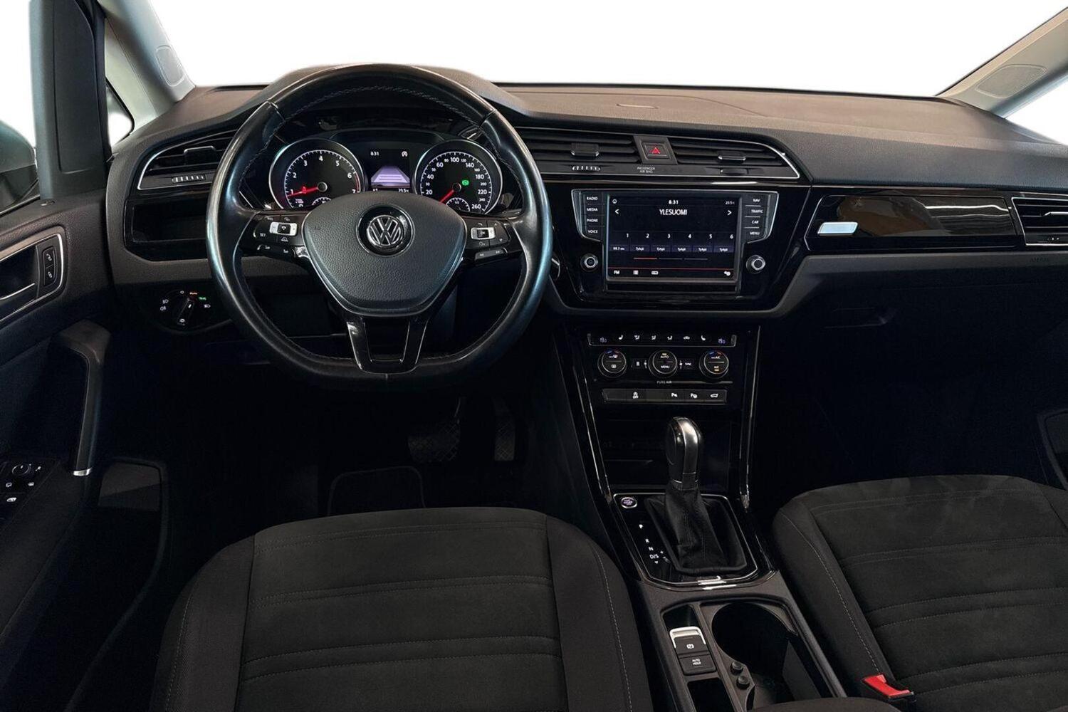 Volkswagen Touran vaihtoauto