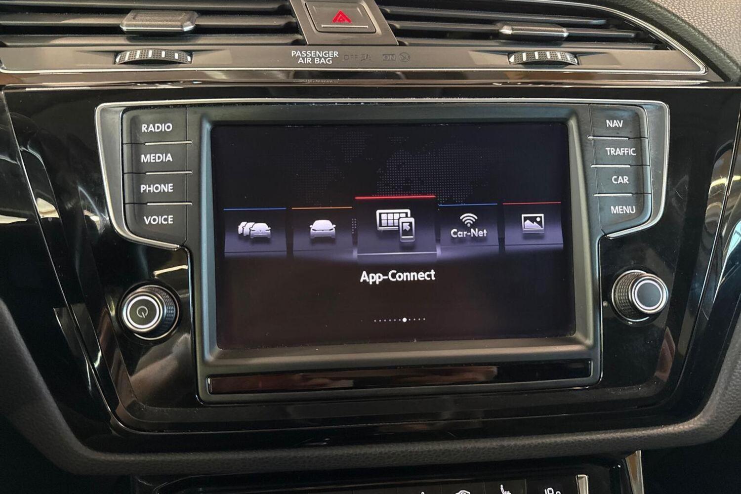 Volkswagen Touran vaihtoauto