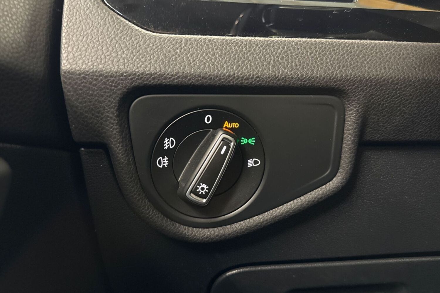 Volkswagen Touran vaihtoauto