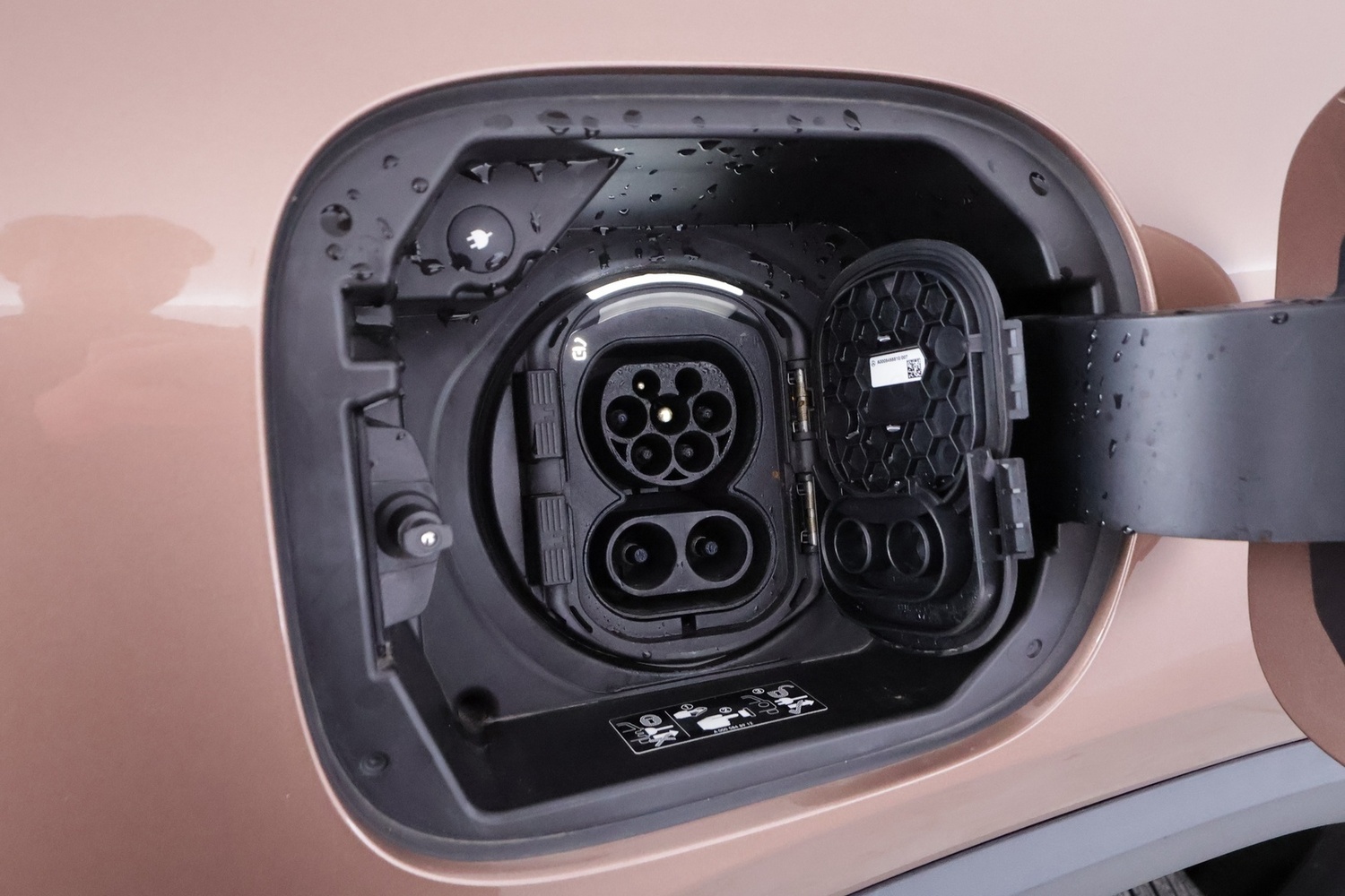 Mercedes-Benz EQA vaihtoauto